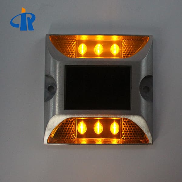 <h3>Road Stud Solar Cat Eyes Manufacturer In UAE</h3>
